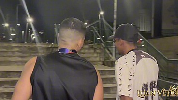 Corno manso gosta de ver a mulherzinha Dando pra outro