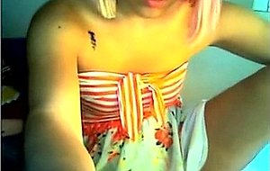 Cute teen tranny tugging on cam
