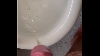 Morning pissing - pisciata mattutina