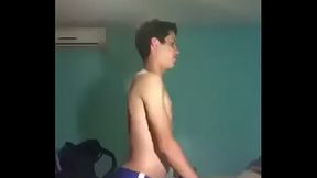 Diego Valenzuela Garza bailando Lean On