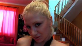 Sexy Stockings Babe Teases Her Juicy Ass