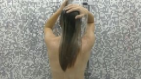 You wash your hair in the bathroom under the shower MP4 FULL HD 1080p