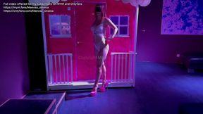 GLORY HOLE - I sucked and swallowed the cum of 12 strangers in front of my cuckold