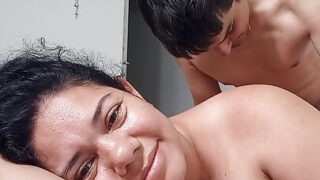 Facial &#8211; amatrice BBW salope baisée dans le cul et reçoit un creampie anal salissant