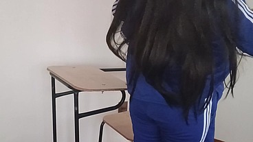 Video of a STUDENT PENETRATED by a Classmate in the CLASSROOM at Night! Student with NICE TITS!! They Agreed to Meet After School! Public Sex! Homemade Video! (XVIDEOS RED)