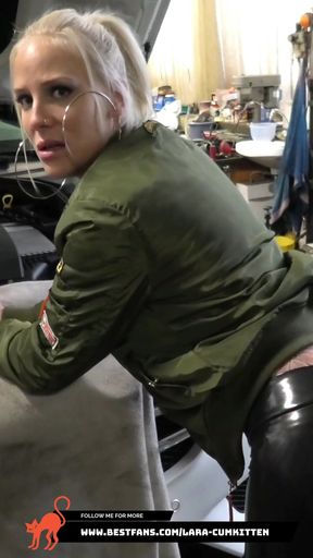 Iconic moment from &quot;Lara CumKitten - Fucking for the car service&quot;