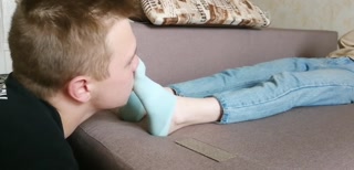 Slave sniffs my socks and sweaty feet - OnlyFans and Fansly: ygfoot