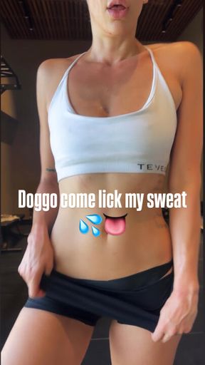 Sweaty strip in the gym after hot workout 💦🥵