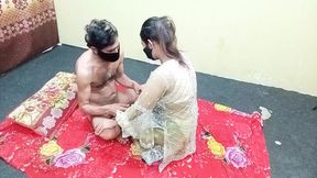 Indian Desi Hot Bhabhi Ny Nahaty hue Dever ko Bahir bula k Lund ka Pani nikal Diya Hindi Audio Hot Aunty Sex