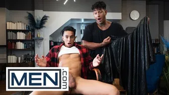 Barber Kenzo Alvarez Barebacks Muscled Angel Santana On Chair