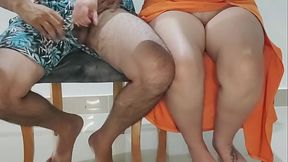 Hermanastra Colombiana se la mete todita en su culo- PORNO EN ESPANOL