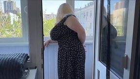 Big stepmom showed how to insert a dick in her ass