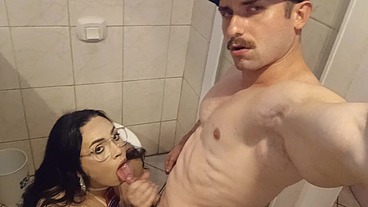 Conhecendo o cu gostoso da travesti rabuda com meu pau cheio de tesão