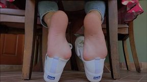 HOT BAREFOOT SHOEPLAY IN SNEAKERS BY NADIESKA