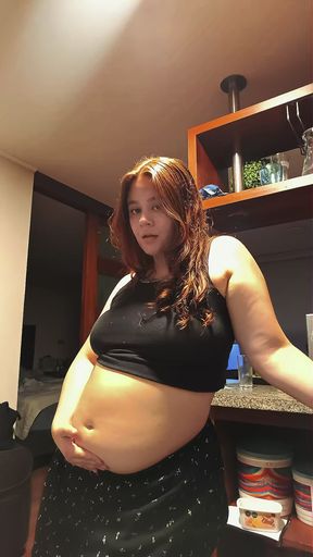 Nicole Passat Has Gained Weight and Shows Your Her Meaty Pussy and Thick Body