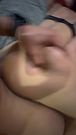 Nalgona de lado recibe toda la verga