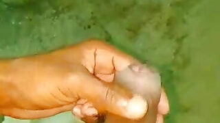 Ujjazás, csupasz hátú, mélytorok, arcraülés, maszturbálás, mostohafia – hatalmas fasz olajozott indiai melegek análisan kefélnek