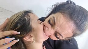 VAMPIRE KISS A PRINCESS BY KIARA AND MARY ANNY CAM BY ALINE FULL HD