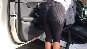 Tight leggings show off delicious ass