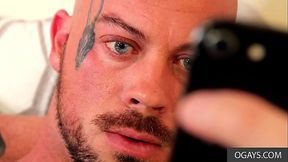 Don'_t play with the phone, play with me!