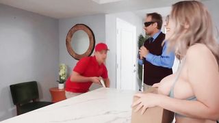 Chubby ex-wife fuck by delivery bro