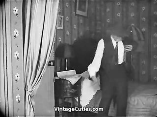 Old Guy Screws Sexy Gals in City 1920s (1920s Vintage)