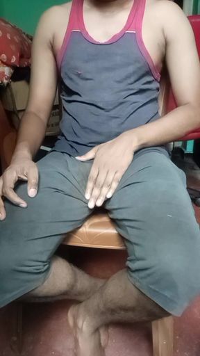 Kukku boy Sri Lankan jerks off in dirty shorts
