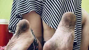 Barefoot silence goddess
