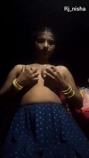 Desi hot bhabhi is shaking her finger in chut at night, her chut ka pani nikal gaya