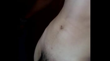 Joven de BS AS jugueteando con su pene semi-erecto