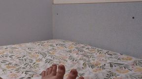 painting toenails barefoot