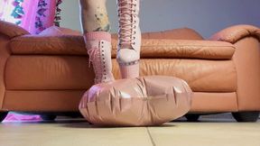 Popping foil balloon with heels