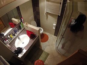 Kira Queen BACKSTAGE naked in the bathroom