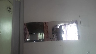 Morena PELO ESPELHO