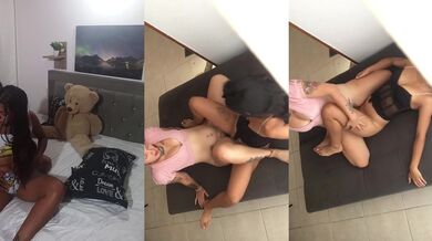 HOT LESBIAN SCISSORS.