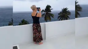 Amateur Blonde Mature Wife Feet Posing and Footjob