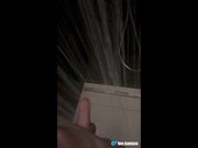Fetter Schwanz wird in Öffentlicher Sauna und Dusche abgewichst German Muscle Teen