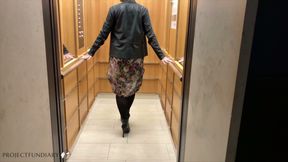 Slut girl fuck after dinner in hotel