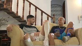 DEPOIS DA PELADA, LEVEI O ATACANTE PRA CASA PRA FAZERMOS UMA PUTARIA.