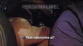 alem de ficar de motorista enquanto a melhotwife chupava o amigo, o marido teve q emprestar a camisinha pro macho poder me comer gostoso no carro