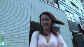 Risa - a Locally Famous S-class Beautiful Girl. the Waitress -1