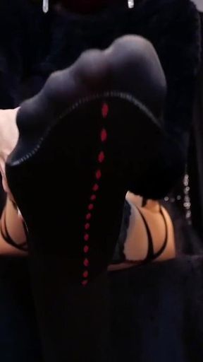 Rebecca Diamante Hold Ups Try on Ita