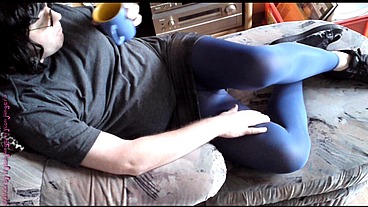 Kaffee zur Entspannung (Sexy Gestylt in Legging)