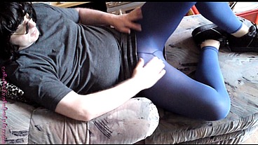 Kaffee zur Entspannung (Sexy Gestylt in Legging)