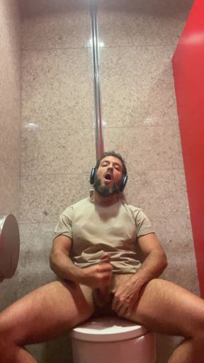 Jerking off in the Airport