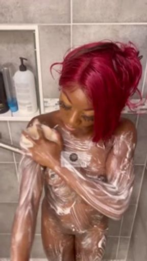 LOLA BLACK XXX TAKING A HOT SHOWER NAKED