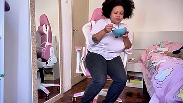 BBW Eating and Period Farting while Bf is watching and annoying