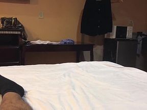 Con el anillo de matrimonio infiel me la mama y termino en su boca