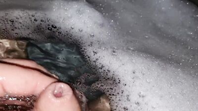 WHO WOULD LIKE TO KEEP ME COMPANY? I HOT TUB WANK AND RELAXING MUSIC - COME PLAY WITH MY COCK FULL OF FOAM