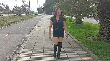 Hotwife Latina Enseña Su Ropa Interior A Desconocidos En El Centro Comercial En Colombia Milf Bhabhi Latina